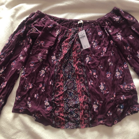 Hollister Long Sleeve Top - Picture 2 of 3